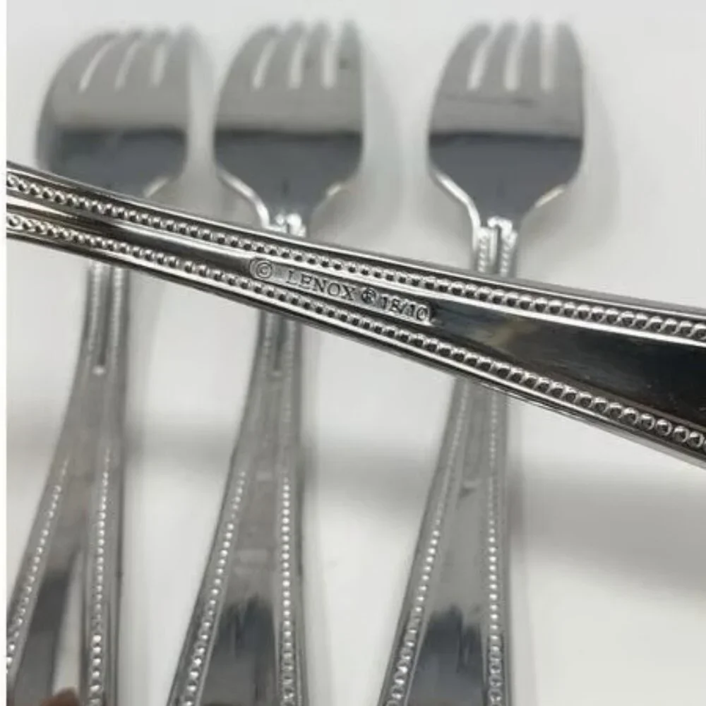 Brand: Lenox Pattern: Tudor Bead / Augusta Material: 18/10 Stainless steel Set 4